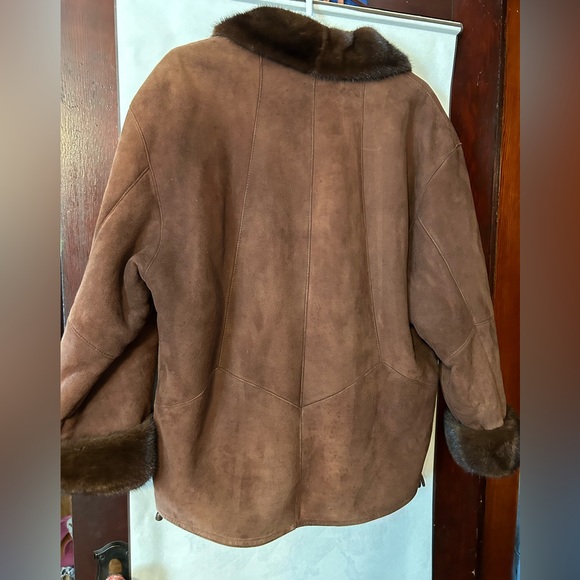 Ladies brown sheepskin coat with fur collar and fur trim, size large - Picture 3 of 12